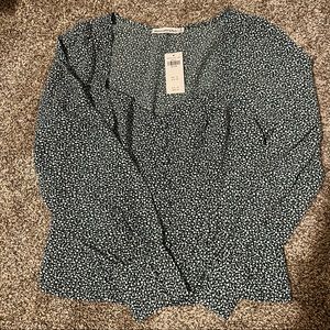 NWT Abercrombie Long-Sleeve Button-Through V-Neck Top